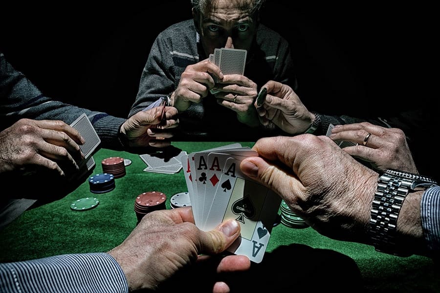 Các từ ngữ chuyên dụng khi chơi Poker